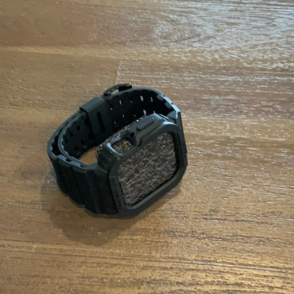 Black Smartwatch Case Sleek Design
